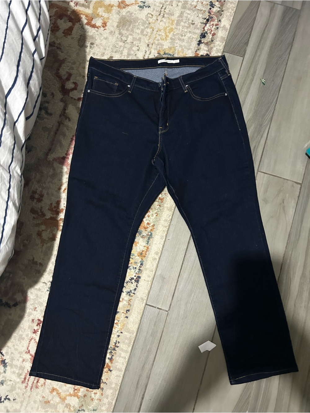 Women’s Levi Shaping straight Leg
